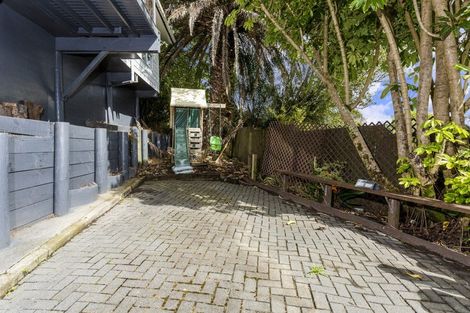 Photo of property in 11 Beaudine Avenue, Glenfield, Auckland, 0629