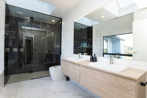 Photo of property in 82 Scarlys Way, Okitu, Gisborne, 4010