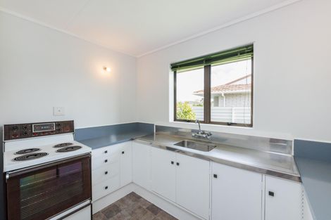 Photo of property in 5 Herbert Avenue, Cloverlea, Palmerston North, 4412