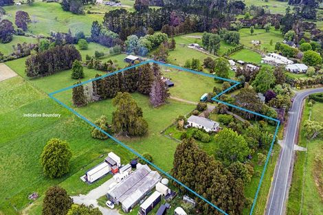 Photo of property in 190 Boord Crescent, Kumeu, 0891