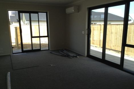 Photo of property in 8 Kahika Grove, Huapai, Kumeu, 0810
