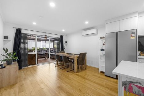 Photo of property in 16 Verdot Close, Kumeu, 0810