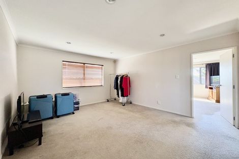 Photo of property in 6 Bellshill Close, Wattle Downs, Auckland, 2103