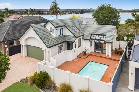 Photo of property in 82 Glenross Drive, Wattle Downs, Auckland, 2103