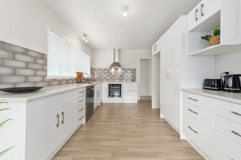 Photo of property in 49 Neri Crescent, Pomare, Rotorua, 3015