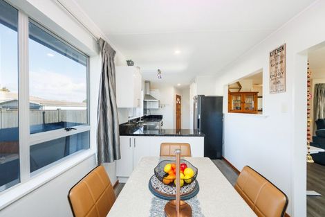 Photo of property in 28 Cascade Crescent, Westbrook, Palmerston North, 4412