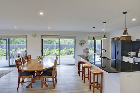 Photo of property in 72 Feist Street, Carterton, 5713