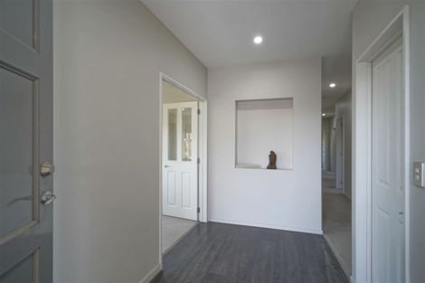 Photo of property in 11 Saint Peters Close, Woolston, Christchurch, 8062