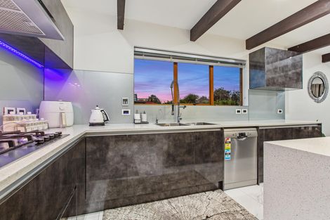 Photo of property in 18 Kohinoor Avenue, Mangere, Auckland, 2022