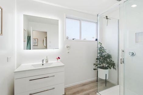 Photo of property in 7 Calbreath Place, Russley, Christchurch, 8042
