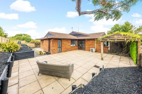 Photo of property in 11 Vipond Road, Stanmore Bay, Whangaparaoa, 0932