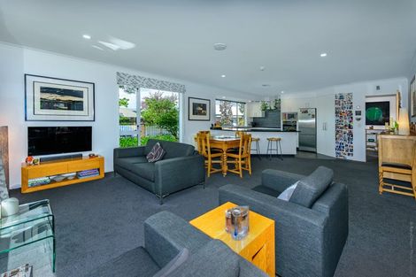 Photo of property in 32 Althorp Place, Avonhead, Christchurch, 8042