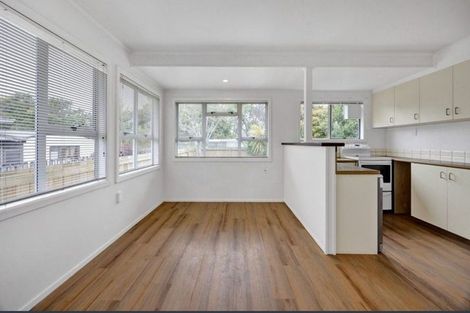 Photo of property in 5 Nikau Street, Inglewood, 4330