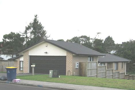 Photo of property in 17 Jadewynn Drive, Massey, Auckland, 0614