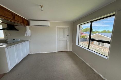 Photo of property in 1/22 Coburg Street, Henderson, Auckland, 0612