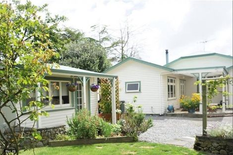 Photo of property in 20 Weraroa Road, Levin, 5510