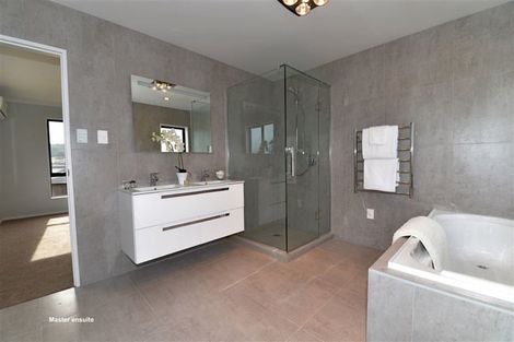 Photo of property in 21 Remana Crescent, Huapai, Kumeu, 0810