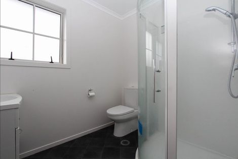 Photo of property in 33 Chiefs Court, Hamilton East, Hamilton, 3216