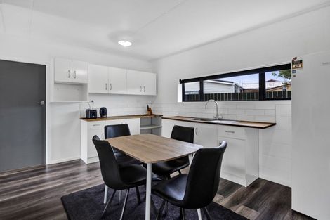 Photo of property in 35 Collins Street, Hawera, 4610