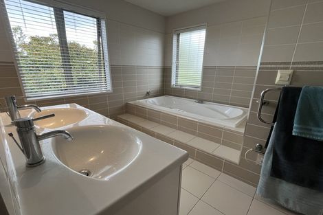 Photo of property in 15 John Paterson Drive, Halswell, Christchurch, 8025