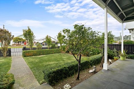 Photo of property in 44 Hargest Crescent, Saint Kilda, Dunedin, 9012