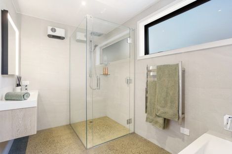 Photo of property in 103 Beach Road, Whangamata, 3620