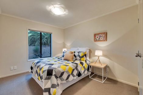 Photo of property in 11 Barnea Circle, Glen Eden, Auckland, 0602