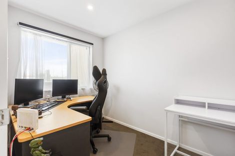 Photo of property in 5/11 Ray Small Drive, Papakura, 2110