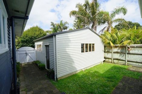 Photo of property in 58 Youngs Road, Papakura, 2110