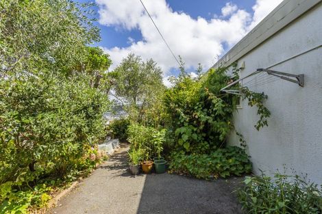 Photo of property in 51 Hawker Street, Mount Victoria, Wellington, 6011