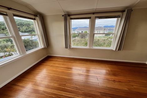 Photo of property in 6 Bowes Crescent, Strathmore Park, Wellington, 6022