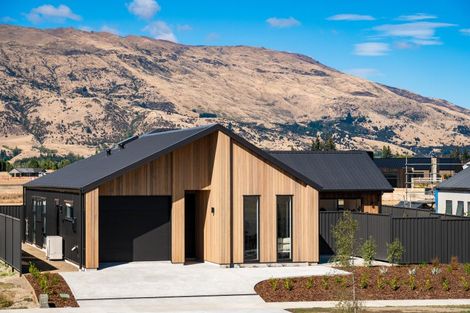 Photo of property in 6 Simpson Crescent, Wanaka, 9305
