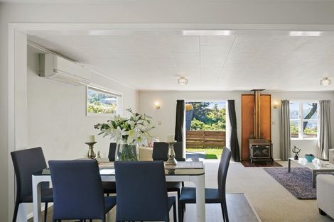 Photo of property in 120 Miromiro Road, Normandale, Lower Hutt, 5010