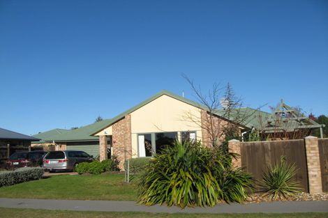 Photo of property in 14 Riegler Place, Belfast, Christchurch, 8051