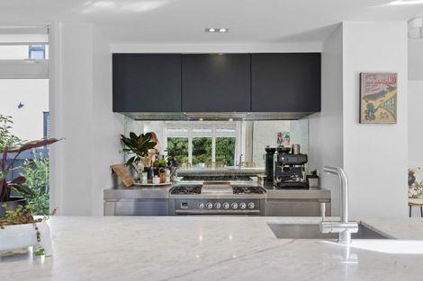 Photo of property in 43 Jacksons Road, Lyttelton, 8082