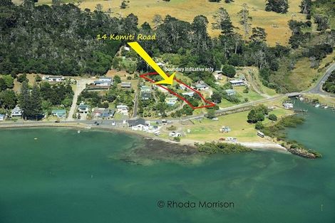 Photo of property in 14 Komiti Road, Tinopai, Matakohe, 0593