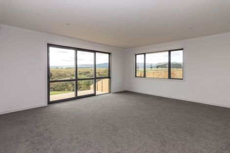 Photo of property in 35 Silicon Way, Fitzherbert, Palmerston North, 4410