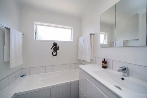 Photo of property in 84 Apollo Parade, Milson, Palmerston North, 4414