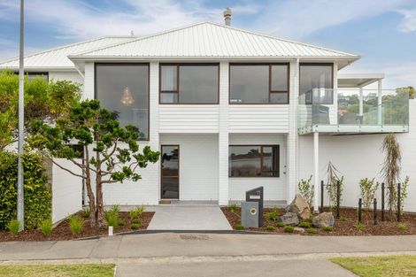 Photo of property in 11 Beachville Road, Redcliffs, Christchurch, 8081