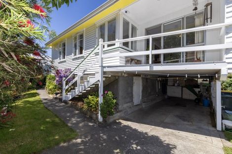 Photo of property in 90-92 Kiwi Road, Raumati Beach, Paraparaumu, 5032