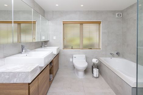 Photo of property in 16 Brooke Ridge Rise, East Tamaki Heights, Auckland, 2016