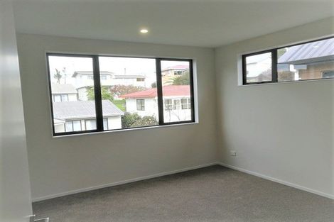 Photo of property in 70 Seafarer Crescent, Stanmore Bay, Whangaparaoa, 0932