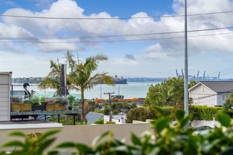 Photo of property in 18a Richmond Avenue, Northcote Point, Auckland, 0627