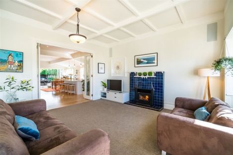 Photo of property in 27 Merani Street, Narrow Neck, Auckland, 0622