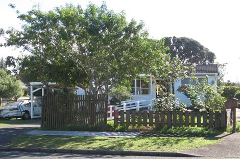 Photo of property in 2/27 Pine Road, Orewa, 0931