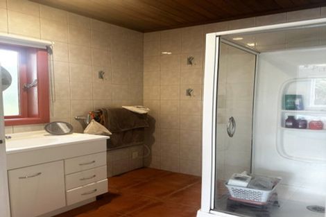 Photo of property in 802 West Coast Road, Oratia, Auckland, 0604