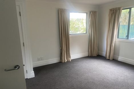 Photo of property in 28 Eccleston Hill, Thorndon, Wellington, 6011