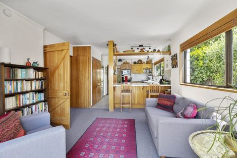 Photo of property in 146 Breaker Bay Road, Breaker Bay, Wellington, 6022