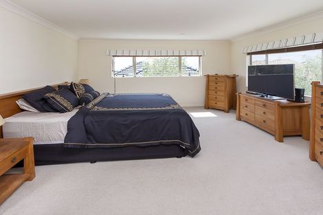 Photo of property in 16 Brooke Ridge Rise, East Tamaki Heights, Auckland, 2016