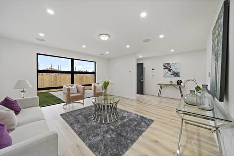 Photo of property in 11 Tawapou Close, Massey, Auckland, 0614